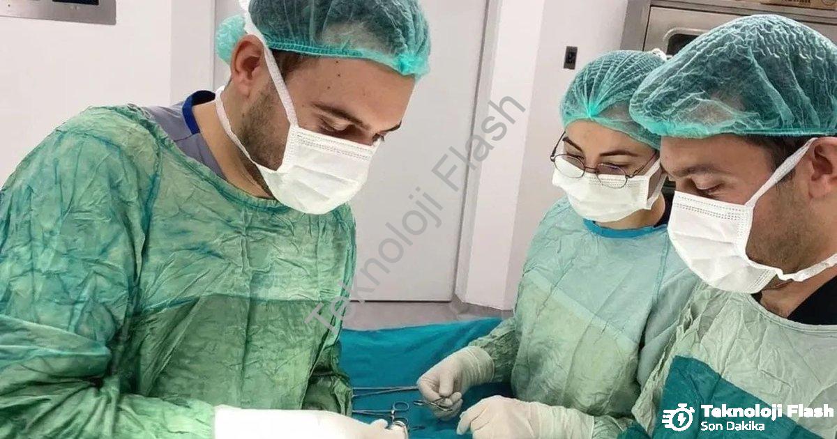 "Şuhut Devlet Hastanesi'nde İlk Kez Uygulanan Yöntemle Başarılı Fıtık Ameliyatı" başlıklı haber için