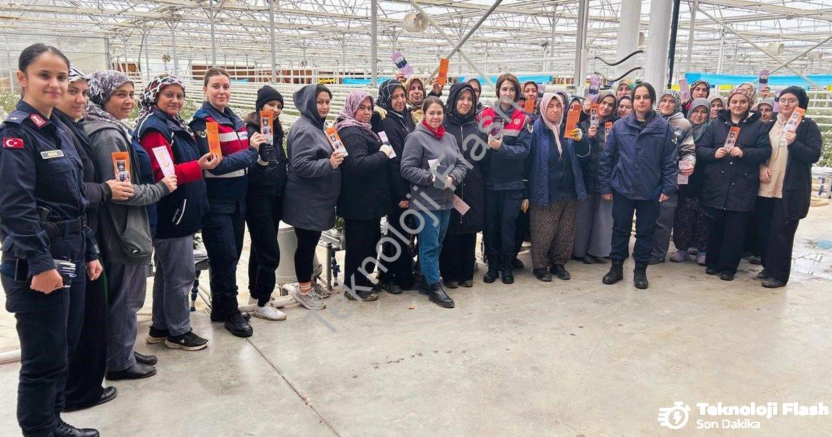 "Kütahya Simav’da Jandarma Ekiplerinden Kadınlara KADES Eğitimi" başlıklı haber için fotorealistik,